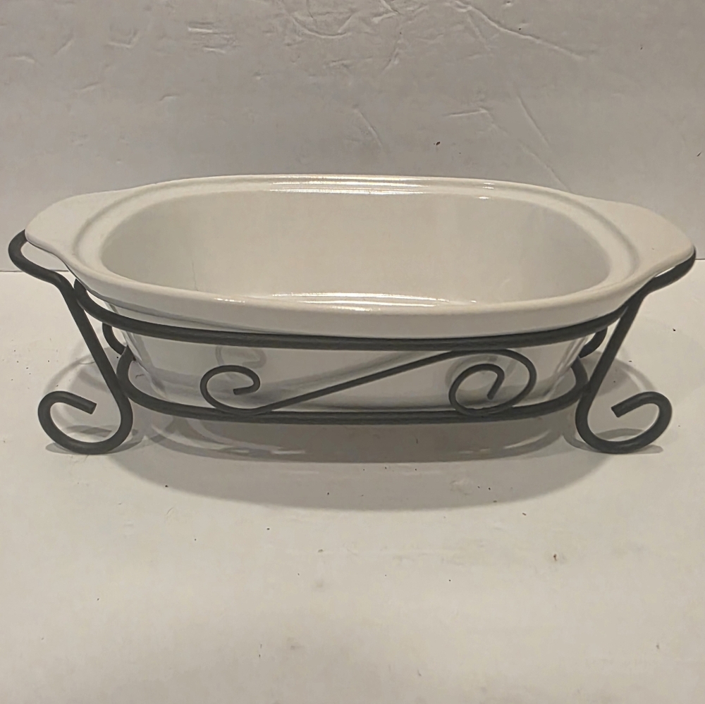 Gibson Home Spring Field Lane 10in Rectangular Baker W/Metal Rack Stoneware